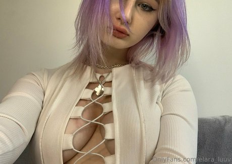 Naakte gelekte OnlyFans-foto van Elaraluuv