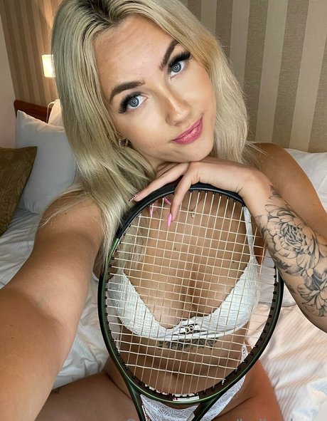 Naakte gelekte OnlyFans-foto van Bellaslaws
