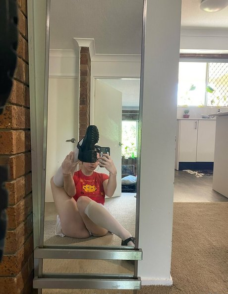 Naakte gelekte OnlyFans-foto van Room1204