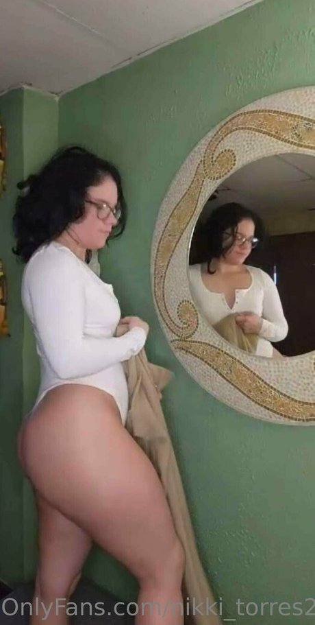 Naakte gelekte OnlyFans-foto van Nikkitorres47