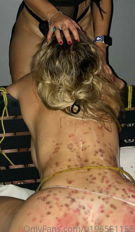 Naakte gelekte OnlyFans-foto van Alissiaboobs