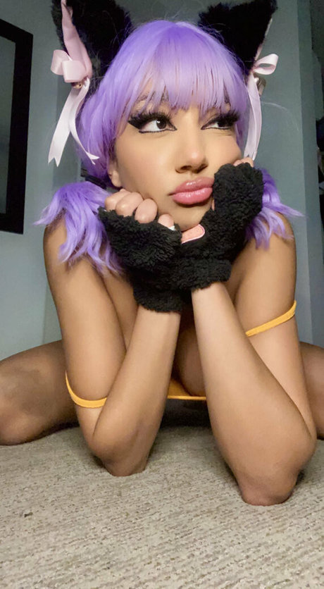 Naakte gelekte OnlyFans-foto van Partyatari