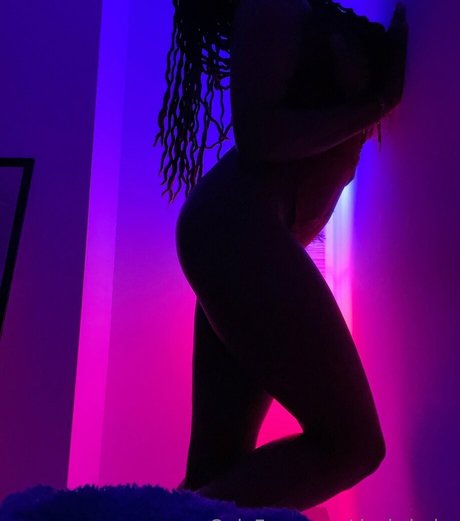 Naakte gelekte OnlyFans-foto van Docksbaby