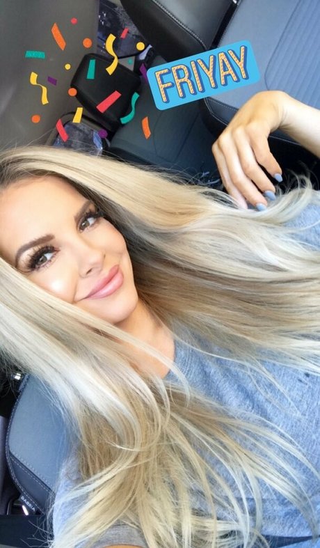 Naakte gelekte OnlyFans-foto van Kayla Collins