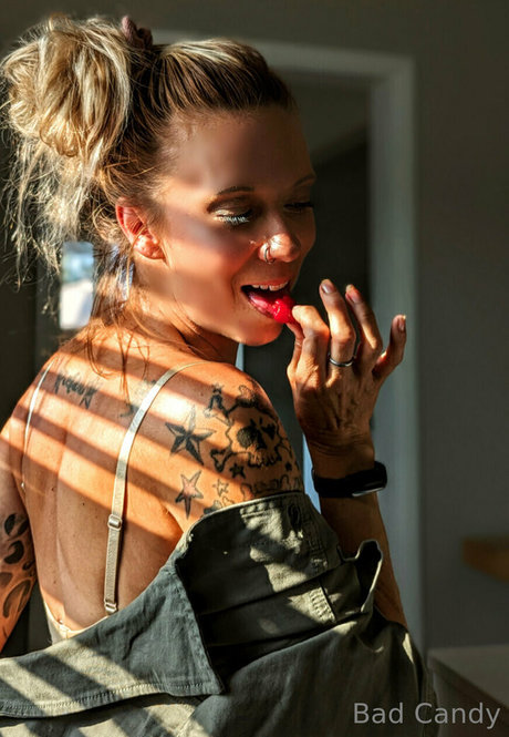 Naakte gelekte OnlyFans-foto van Badcandyy