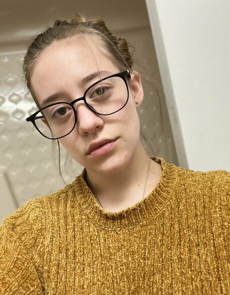 Naakte gelekte OnlyFans-foto van Lowylush