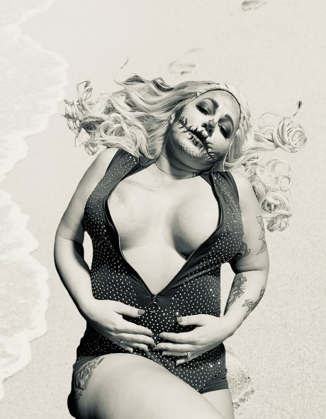 Naakte gelekte OnlyFans-foto van Catfishwifefreepage