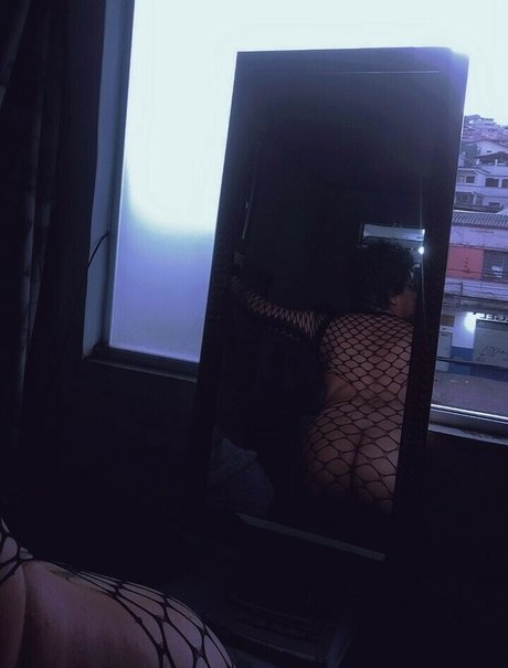 Naakte gelekte OnlyFans-foto van Sasha Morei