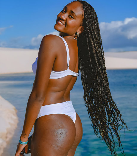 Naakte gelekte OnlyFans-foto van Sarah Aline