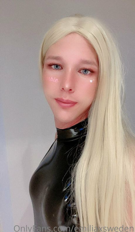 Naakte gelekte OnlyFans-foto van Emiliaxsweden