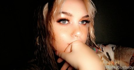 Naakte gelekte OnlyFans-foto van Kateybugbaby