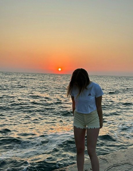 Naakte gelekte OnlyFans-foto van Sunnyjenny