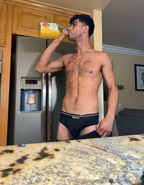 Naakte gelekte OnlyFans-foto van Kingtommyyyy