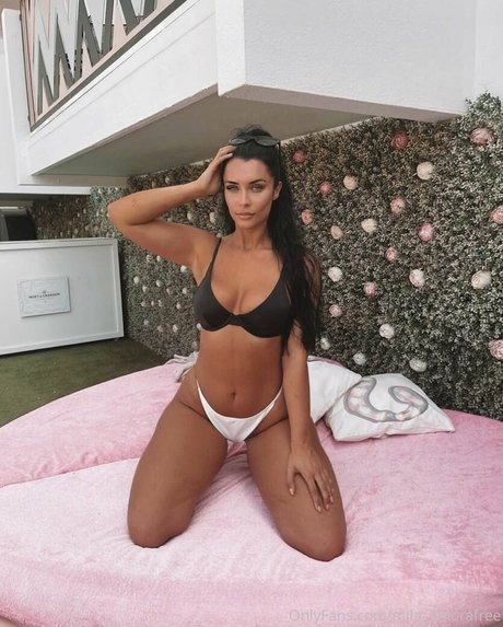 Naakte gelekte OnlyFans-foto van Milaamorax