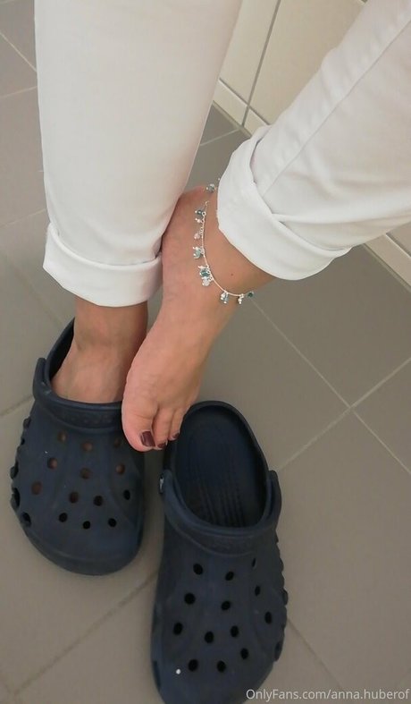 Naakte gelekte OnlyFans-foto van Annahuberof