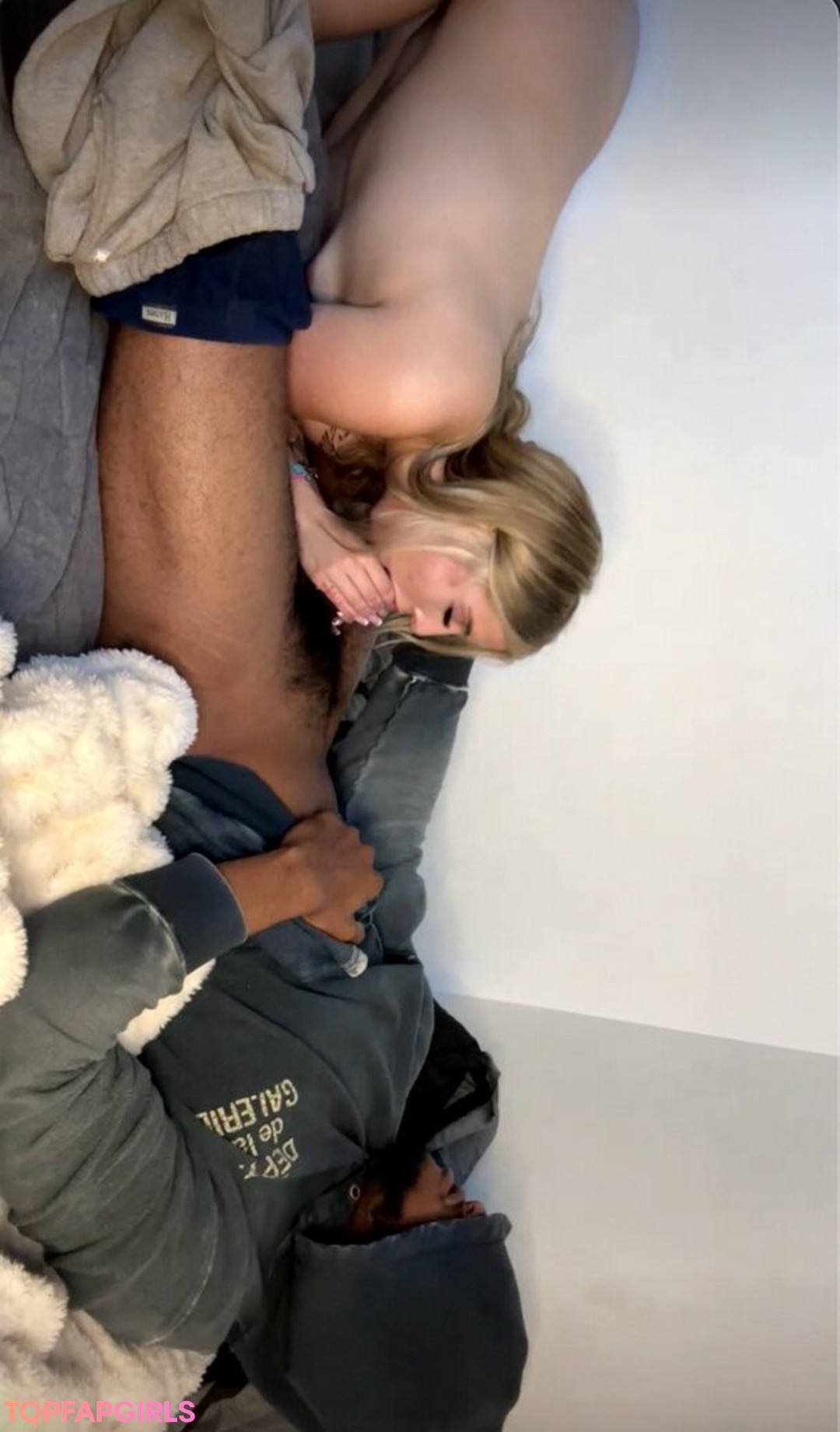 Naakte gelekte OnlyFans-foto van Allymcfarland18 #3 Naakte gelekte OnlyFans-foto van Allymcfarland18 #3