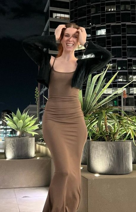 Naakte gelekte OnlyFans-foto van Heymissteacher