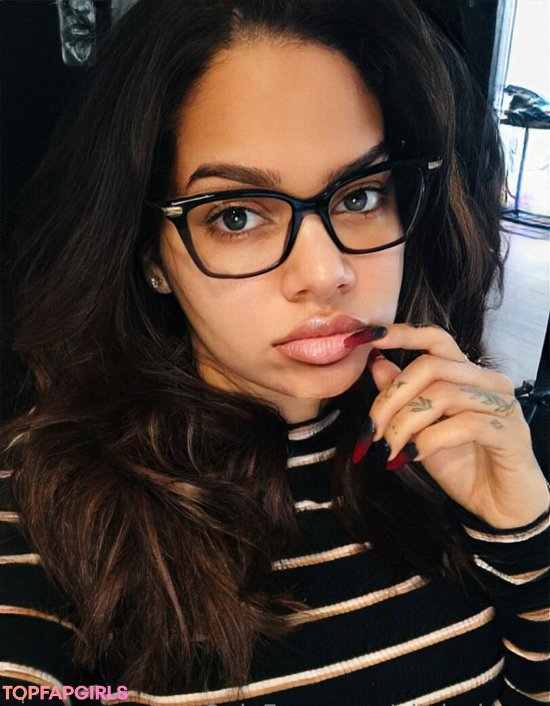 Naakte gelekte OnlyFans-foto van Oliviajones2 #33 Naakte gelekte OnlyFans-foto van Oliviajones2 #33