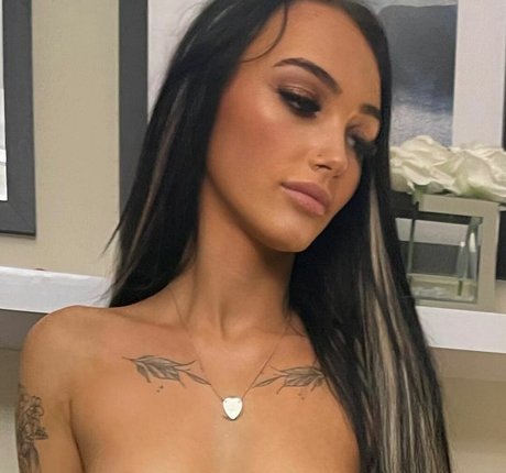 Naakte gelekte OnlyFans-foto van Rheelizabethxox