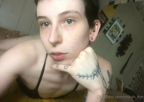 Naakte gelekte OnlyFans-foto van Faguettemikah