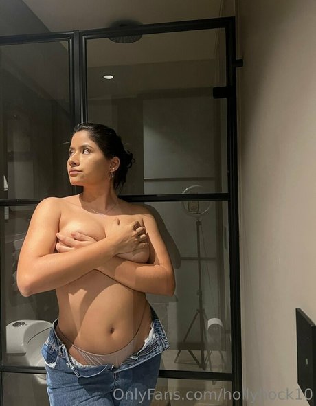 Naakte gelekte OnlyFans-foto van Suuuuuki