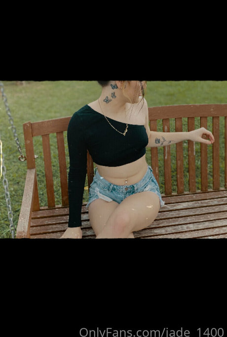 Naakte gelekte OnlyFans-foto van Lotti1400