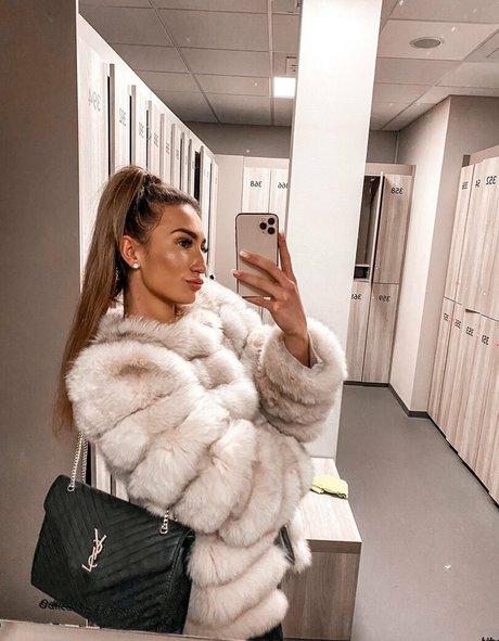 Naakte gelekte OnlyFans-foto van Daisyelfina
