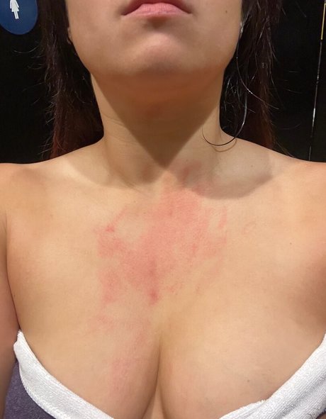 Naakte gelekte OnlyFans-foto van Zeda Zhang