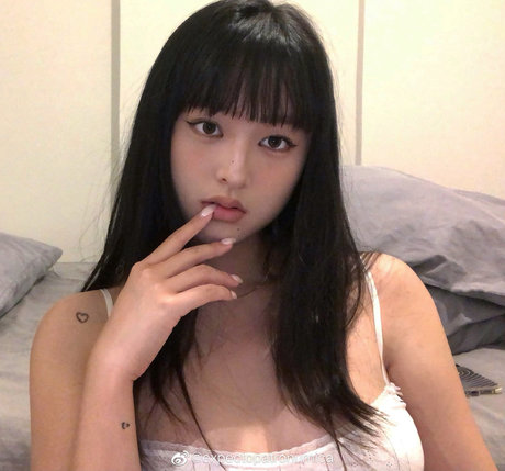 Naakte gelekte OnlyFans-foto van Expectopatronumica