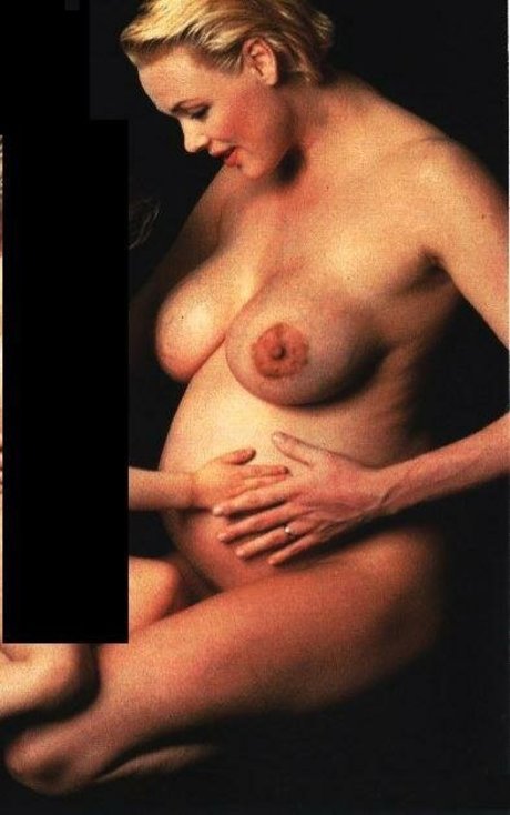 Naakte gelekte OnlyFans-foto van Pregnant Women