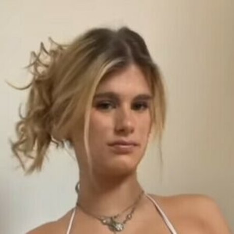 Naakte gelekte OnlyFans-foto van Ashlyn Allman