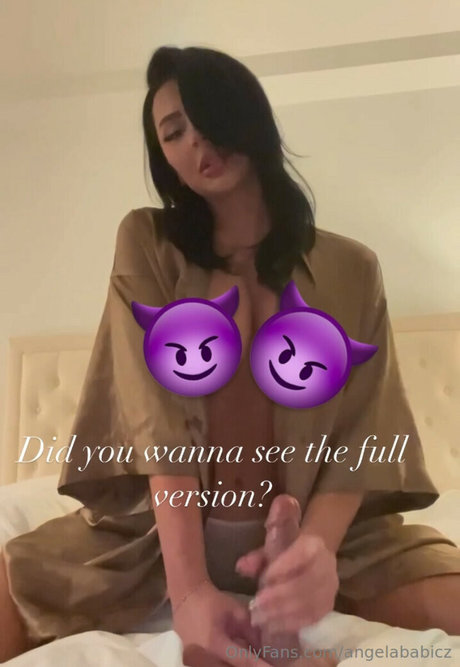 Naakte gelekte OnlyFans-foto van Angela Babicz