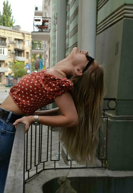 Naakte gelekte OnlyFans-foto van Yummysofie
