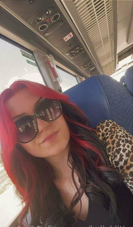 Naakte gelekte OnlyFans-foto van Kellyklitta