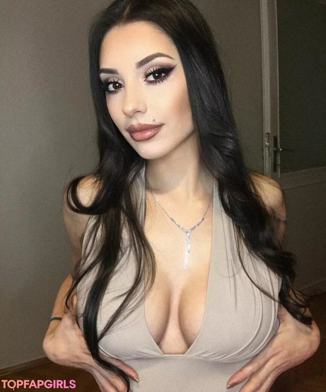 Naakte gelekte OnlyFans-foto van Aslihan #1 Naakte gelekte OnlyFans-foto van Aslihan #1