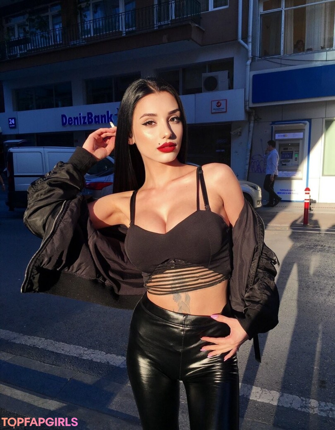 Naakte gelekte OnlyFans-foto van Aslihan #5 Naakte gelekte OnlyFans-foto van Aslihan #5