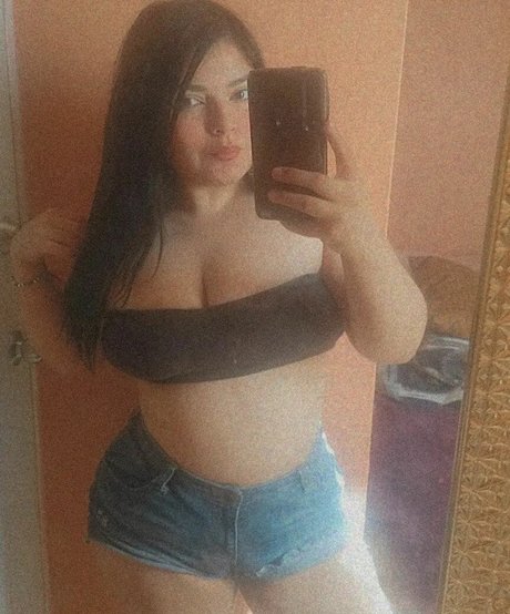 Naakte gelekte OnlyFans-foto van Sunflowerx