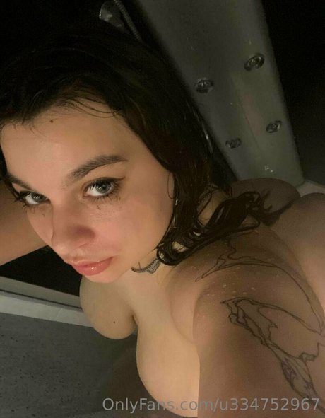 Naakte gelekte OnlyFans-foto van Annaflirt