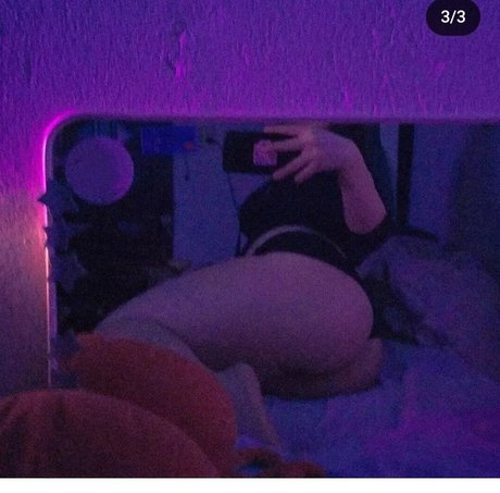 Naakte gelekte OnlyFans-foto van Imane Faiz