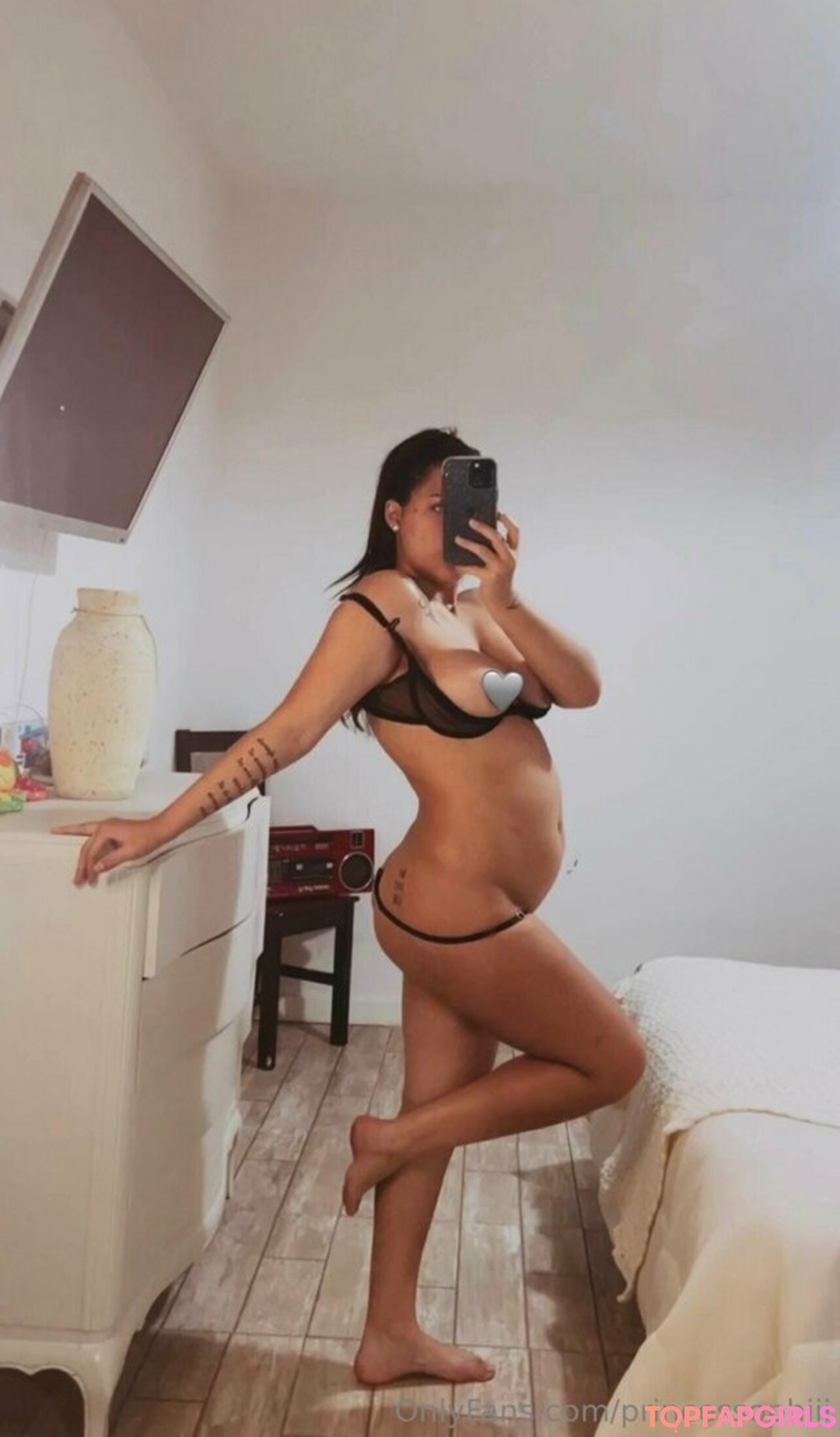 Naakte gelekte OnlyFans-foto van Princessophiii #10 Naakte gelekte OnlyFans-foto van Princessophiii #10