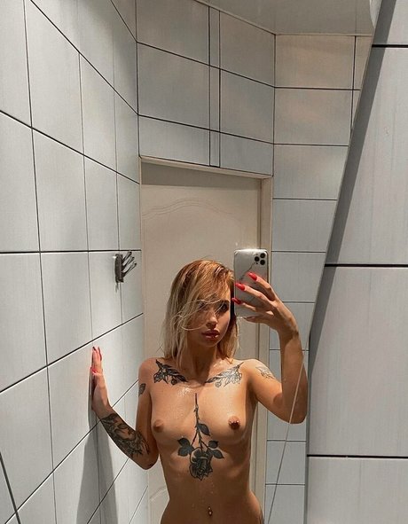 Naakte gelekte OnlyFans-foto van Kristina Volkova