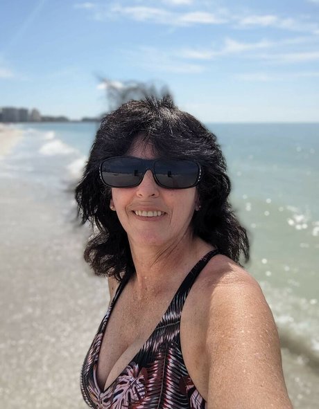 Naakte gelekte OnlyFans-foto van Italianmama