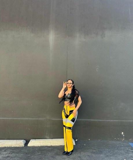 Naakte gelekte OnlyFans-foto van Scarlet May