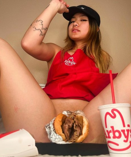 Naakte gelekte OnlyFans-foto van Aznbbyegg