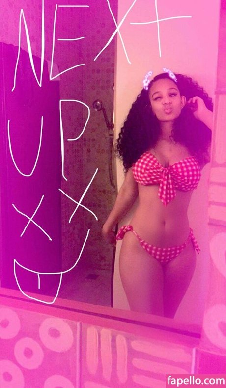 Naakte gelekte OnlyFans-foto van Rappers Daughters