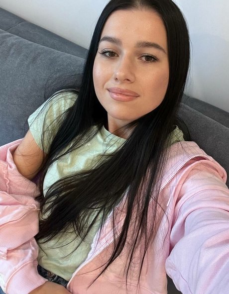 Naakte gelekte OnlyFans-foto van Emiliaaa