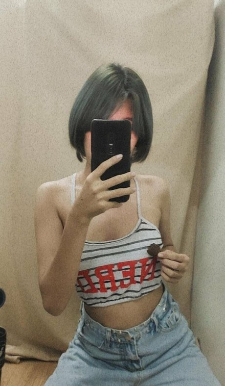 Naakte gelekte OnlyFans-foto van Midorichan