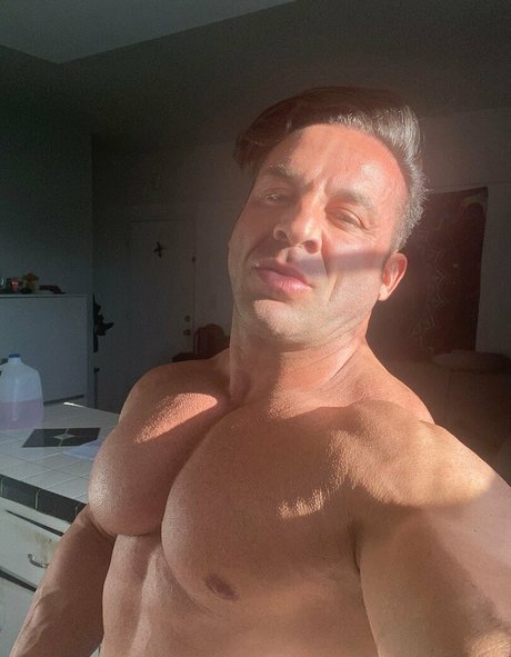 Naakte gelekte OnlyFans-foto van Virgy515