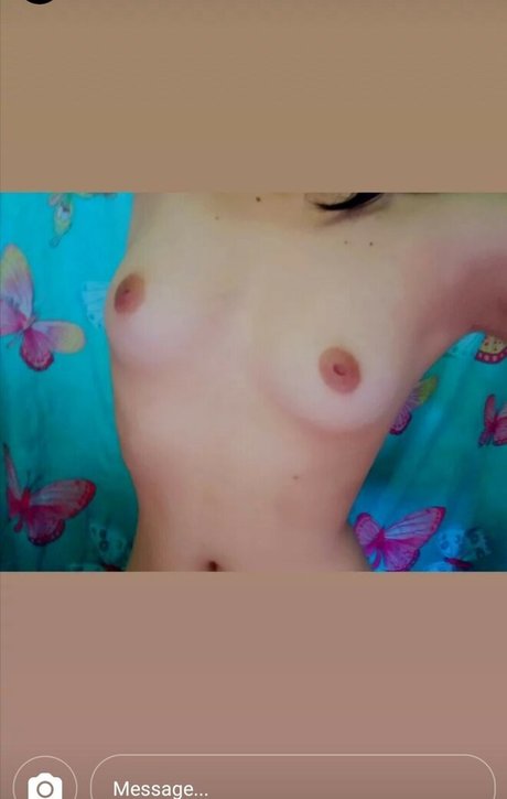Naakte gelekte OnlyFans-foto van Grace Camero