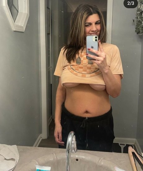 Naakte gelekte OnlyFans-foto van Browneyedgirl221